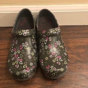 Nurse clogs